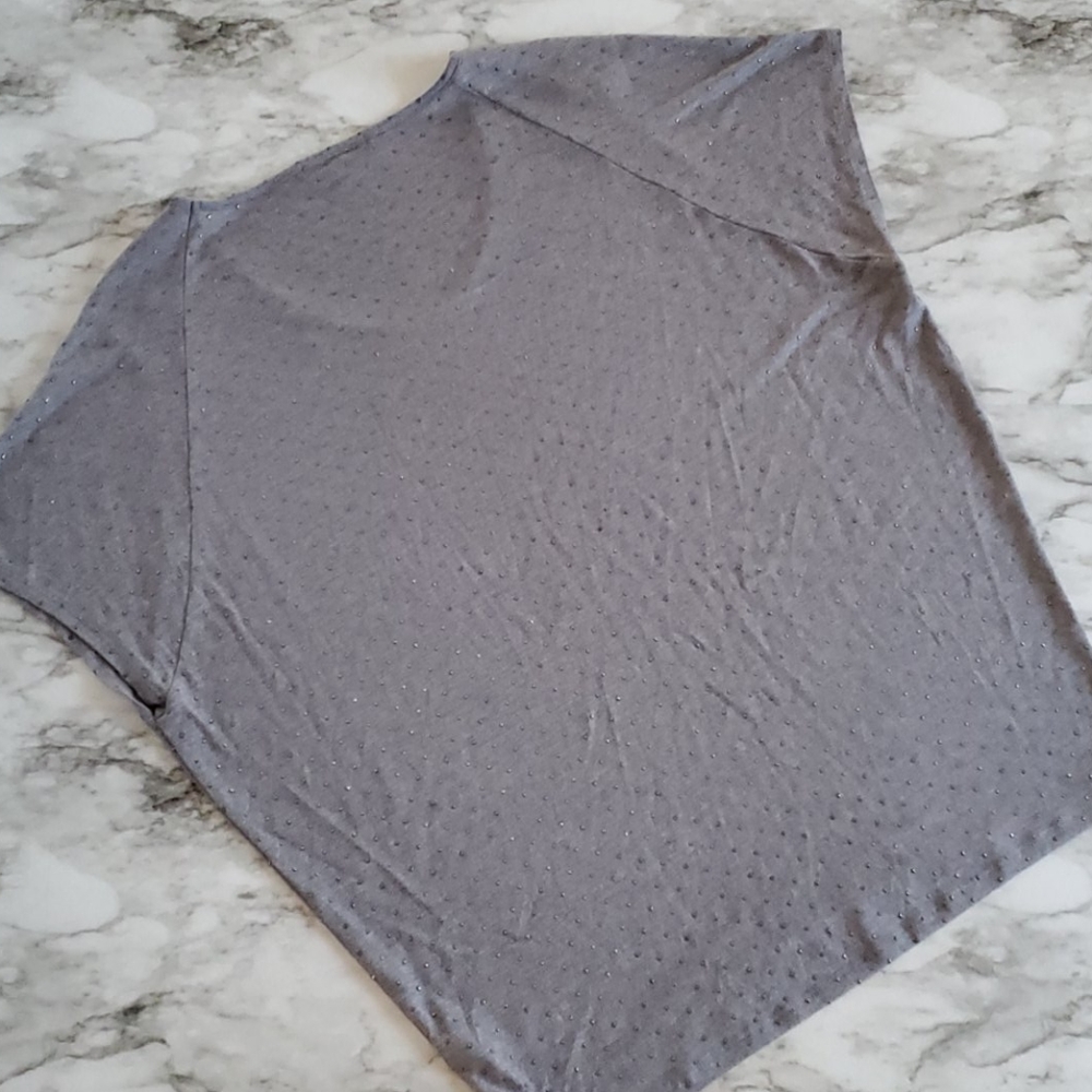 Gap Tee Size Small - image 7